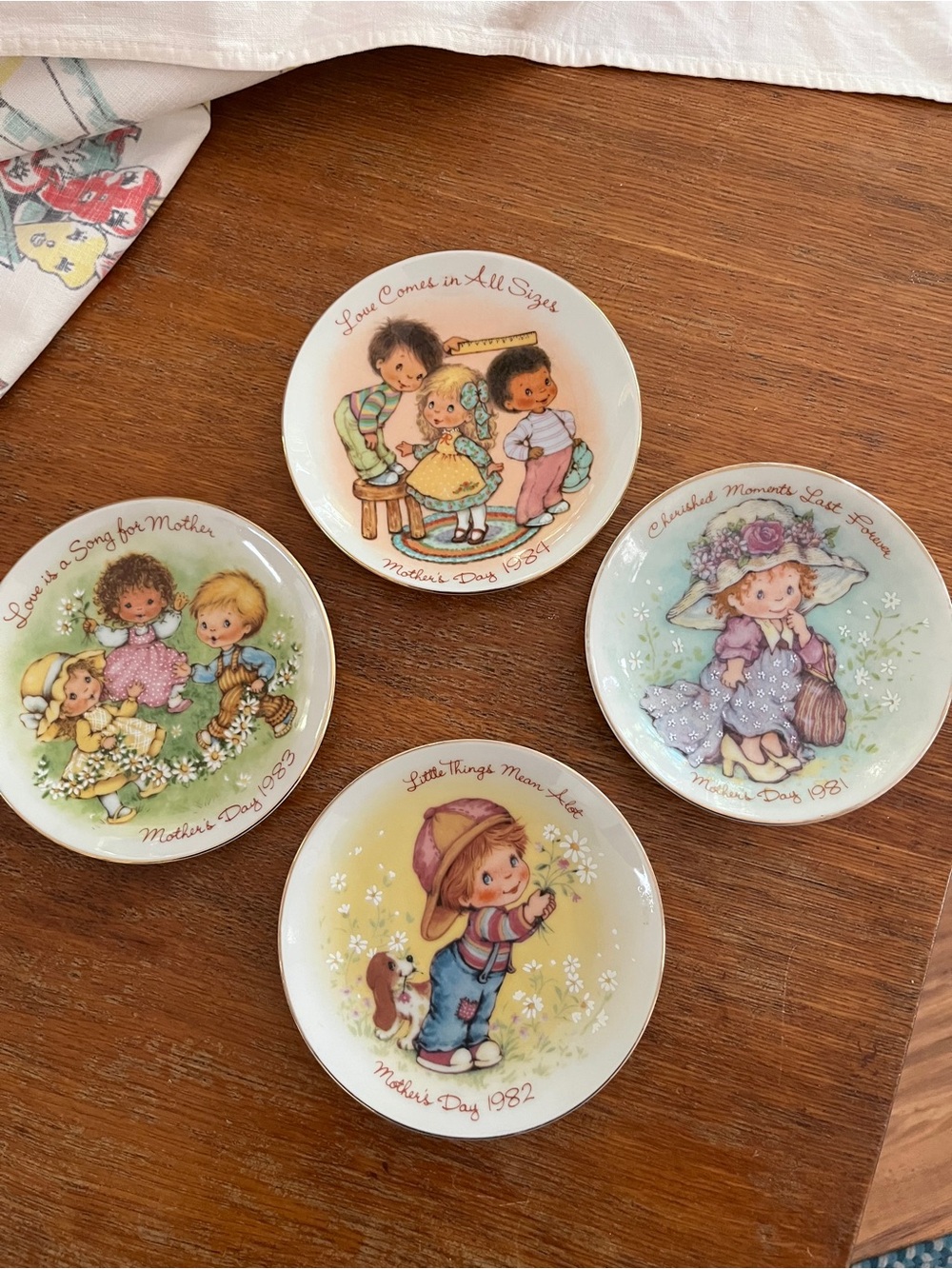 AVON 4 Vintage Mother’s Day Collector Plates - 1981-1984 Cute Children Artwork